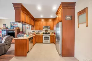 305 O'Keefe Ct, Oakdale, NY 11769 - Photo 11