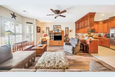 305 Okeefe Court, Oakdale, NY 11769 - Photo 5