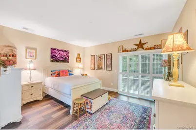 305 Okeefe Court, Oakdale, NY 11769 - Photo 19