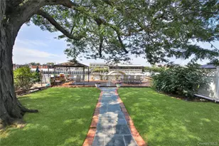 160-12 95th St, Howard Beach, NY 11414 - Photo 19