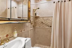 160-12 95th St, Howard Beach, NY 11414 - Photo 9