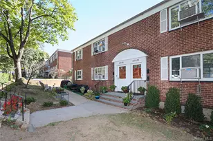 220-04 Stronghurst Ave, Queens Village, NY 11427 - Photo 33