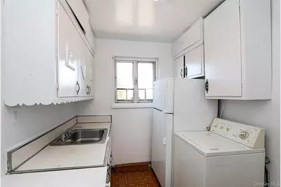 220-04 Stronghurst Avenue #18-5, Queens Village, NY 11427 - Photo 23