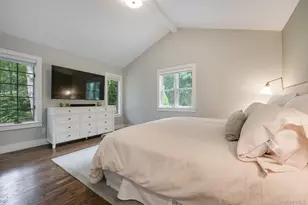 24 Shadyrest Dr, Sag Harbor, NY 11963 - Photo 23