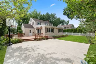 128 Charles St, East Williston, NY 11596 - Photo 9