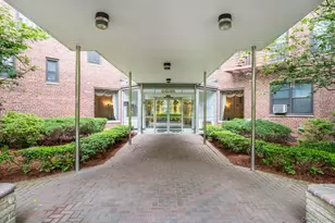 84-01 Main St, Briarwood, NY 11435 - Photo 19