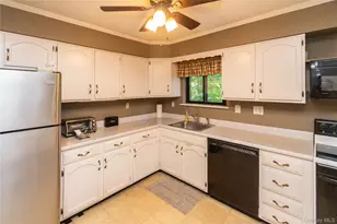 258 Village Ct, Kingston, NY 12401 - Photo 17