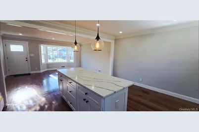 125 Burlington Avenue, Deer Park, NY 11729 - Photo 5