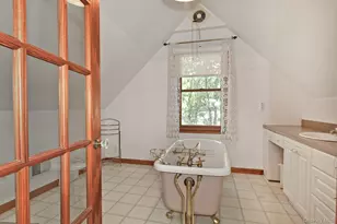 121 Van Buren Dr, Centerport, NY 11721 - Photo 21