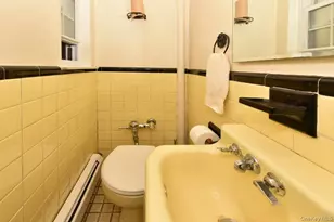 139-30 Coolidge Ave, Briarwood, NY 11435 - Photo 11