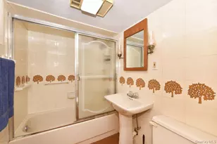 139-30 Coolidge Ave, Briarwood, NY 11435 - Photo 23