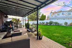 14 Plymouth St, New Hyde Park, NY 11040 - Photo 25