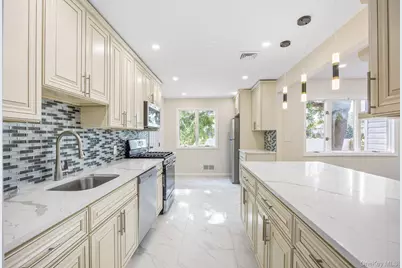 20 E 8th Street, Deer Park, NY 11729 - Photo 7