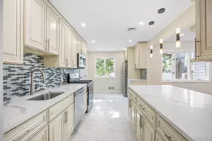 20 E 8th St, Deer Park, NY 11729 - Photo 7