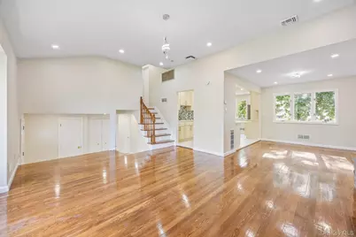 20 E 8th Street, Deer Park, NY 11729 - Photo 5