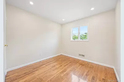 20 E 8th Street, Deer Park, NY 11729 - Photo 11