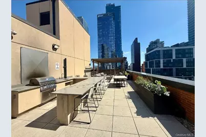 25-21 43rd Avenue, Long Island City, NY 11101 - Photo 9