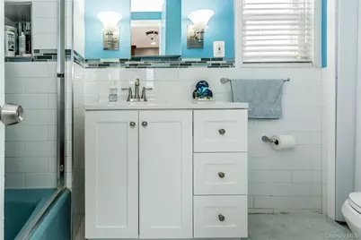 98-02 161st Avenue, Howard Beach, NY 11414 - Photo 15