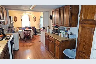 40 Christian Avenue, Setauket, NY 11733 - Photo 5