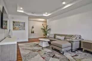 323 Roosevelt Way, Westbury, NY 11590 - Photo 7