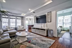 323 Roosevelt Way, Westbury, NY 11590 - Photo 5