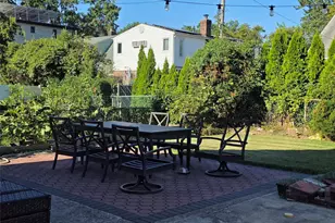 65-26 167th St, Fresh Meadows, NY 11365 - Photo 15