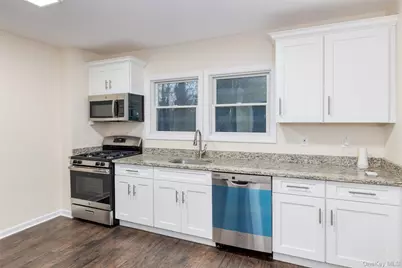 30170 Main Road, Cutchogue, NY 11935 - Photo 3