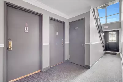 742 Deer Park Avenue #8B, North Babylon, NY 11703 - Photo 3