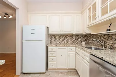 1101 Midland Avenue #403, Bronxville, NY 10708 - Photo 13