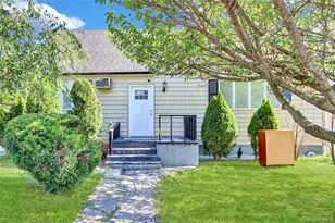 260 Cedar Ct, Copiague, NY 11726 - Photo 27