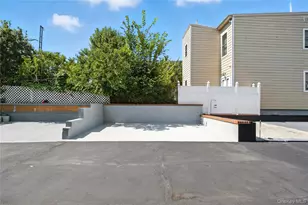 59-58 69th Pl, Maspeth, NY 11378 - Photo 5