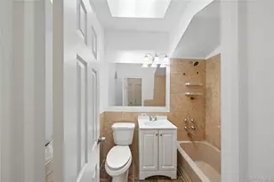 59-58 69th Pl, Maspeth, NY 11378 - Photo 17
