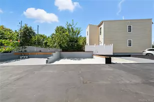 59-58 69th Pl, Maspeth, NY 11378 - Photo 25