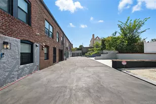 59-58 69th Pl, Maspeth, NY 11378 - Photo 27