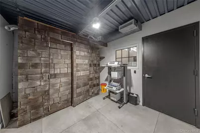 33-09 37th Avenue, Long Island City, NY 11101 - Photo 13