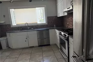 109 Cherry Dr W, Plainview, NY 11803 - Photo 5