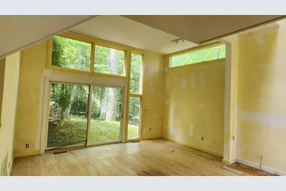 402 Hortontown Road, Hopewell Junction, NY 12533 - Photo 13