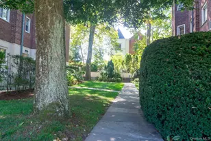 7 Chateaux Cir, Scarsdale, NY 10583 - Photo 21