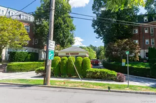 7 Chateaux Cir, Scarsdale, NY 10583 - Photo 23