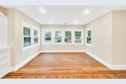 103 Calla Avenue, Floral Park, NY 11001 - Photo 9