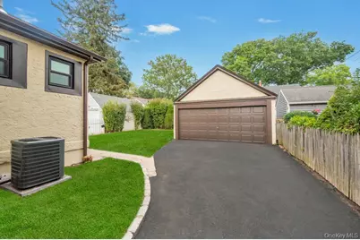 103 Calla Avenue, Floral Park, NY 11001 - Photo 43