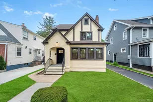 103 Calla Ave, Floral Park, NY 11001 - Photo 3