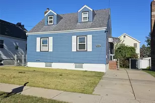 956 Hillside Blvd, New Hyde Park, NY 11040 - Photo 1