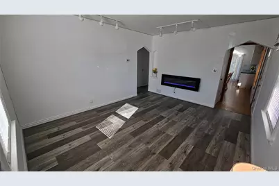 956 Hillside Boulevard, New Hyde Park, NY 11040 - Photo 7