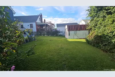 956 Hillside Boulevard, New Hyde Park, NY 11040 - Photo 23