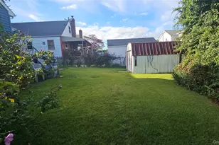 956 Hillside Blvd, New Hyde Park, NY 11040 - Photo 23