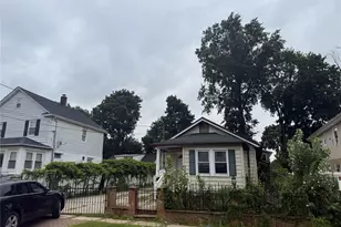 210 Dartmouth St, Hempstead, NY 11550 - Photo 3