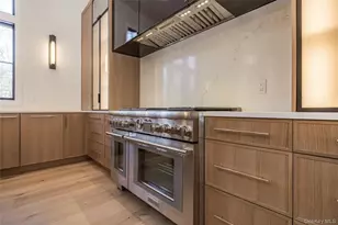 33 Harbor View Dr, East Hampton, NY 11937 - Photo 13