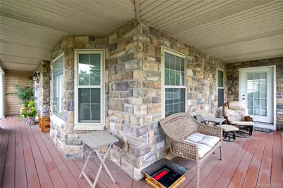 22 Southview Circle, Lake Grove, NY 11755 - Photo 5