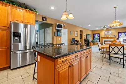 22 Southview Circle, Lake Grove, NY 11755 - Photo 15